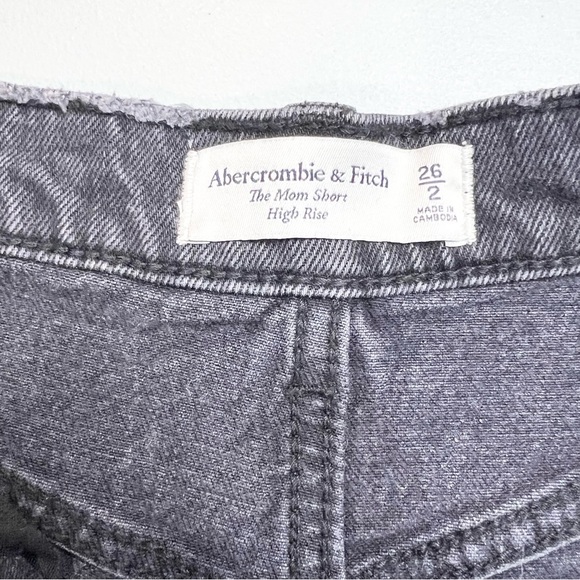Abercrombie & Fitch The Mom Short Hi Rise Black Light Distressed 26/2 - Picture 9 of 12